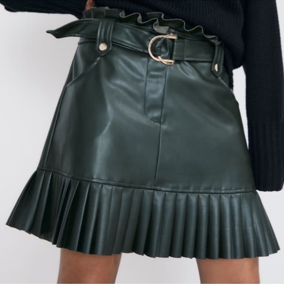 Zara Pleated Faux Leather Belted Blogger Favorite Dark Green Skirt Size Small - Picture 2 of 14